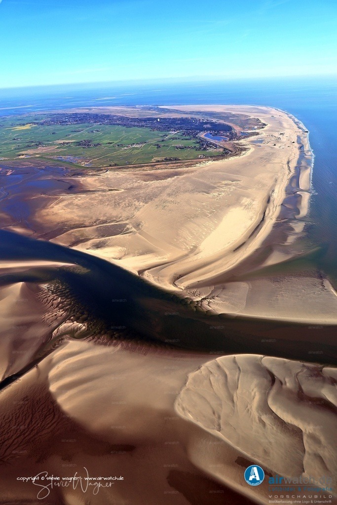 Halligen-Inseln-Weltnaturerbe-Wattenmeer-04-2023-airwatch-wagner-240A0474 | Entdecken Sie atemberaubende Luftbilder und Fotografien auf airwatch.de - Tauchen Sie ein in eine Welt voller faszinierender Aufnahmen aus der Vogelperspektive.