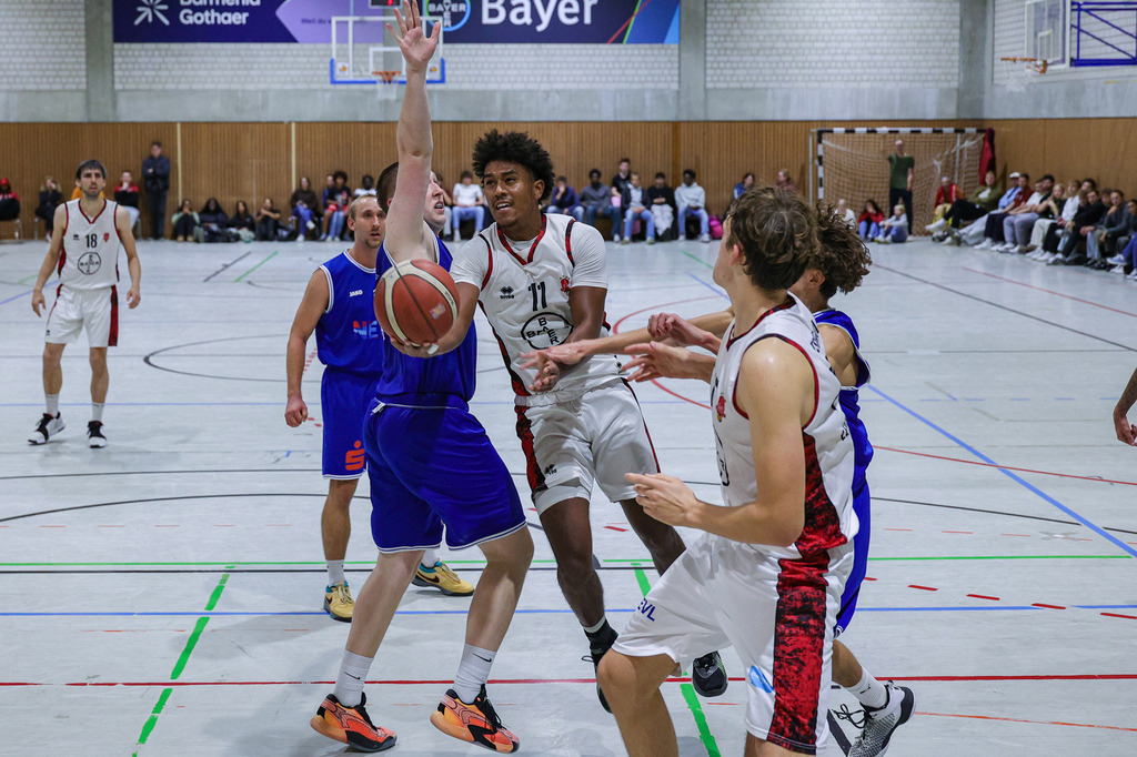 Regio BAYER GIANTS vs NEW Elephants Grevenbroich-85 | Fotos von Basketballspielen aus dem Raum NRW fotografiert von Gero Mueller-Laschet und Daniel Schaefer - Realisiert mit Pictrs.com