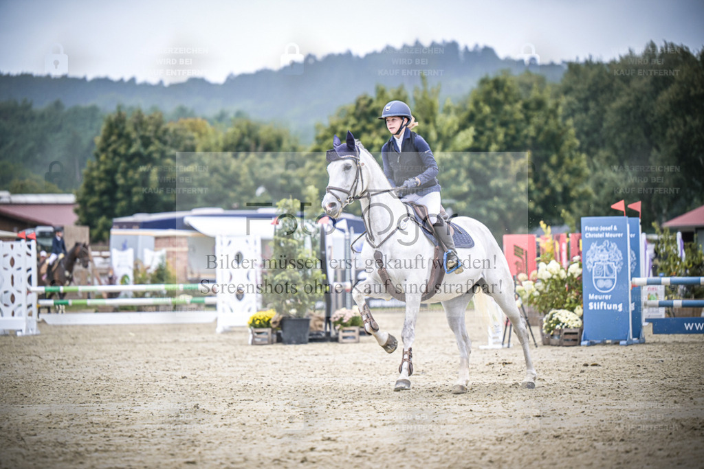 DOS_1240 | Entdecke hochwertige Reitturnierfotos von Foto Oger. Professionell, emotional und authentisch – jetzt Lieblingsmomente im Shop bestellen. - Realisiert mit Pictrs.com