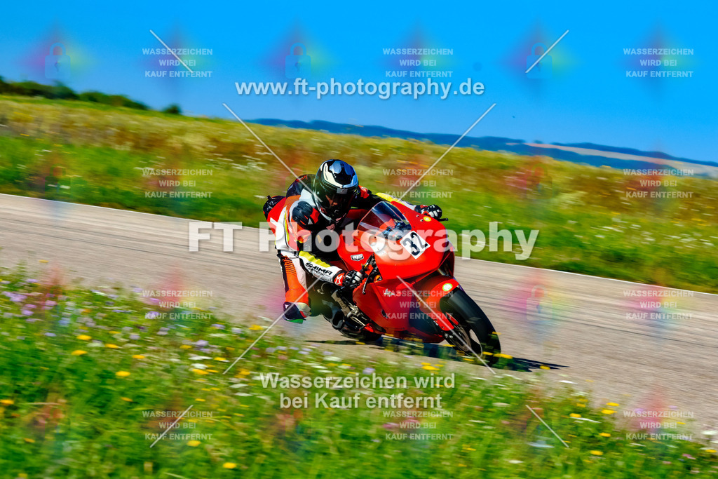 032-2187 | Hier findet Ihr Bilder von Touristenfahrten auf der Nürburgring Nordschleife oder von anderen Veranstaltungen die ich besucht habe. Viel Spass beim Durch Schauen 