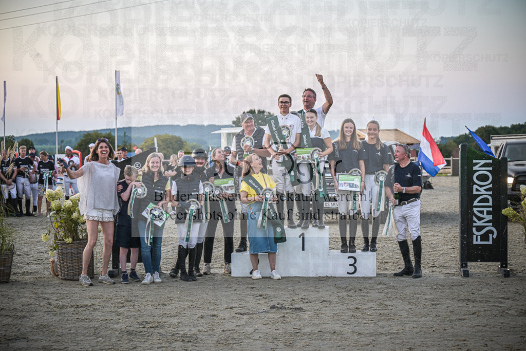 DOS_0215 | Entdecke hochwertige Reitturnierfotos von Foto Oger. Professionell, emotional und authentisch – jetzt Lieblingsmomente im Shop bestellen.Deutschlandweite Turnierfotografie. - Realisiert mit Pictrs.com