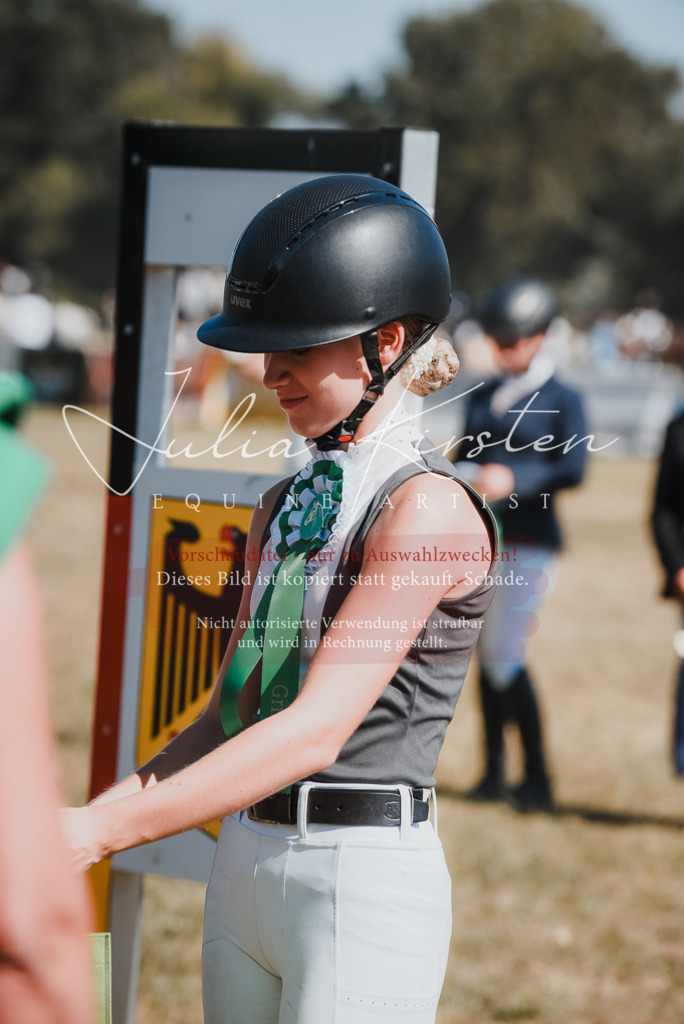 DSC_6367 | Pferde- und Turnierfotografie in Westsachsen. Pferdeportraits, Auftragszeichnungen und intuitive Kunst.