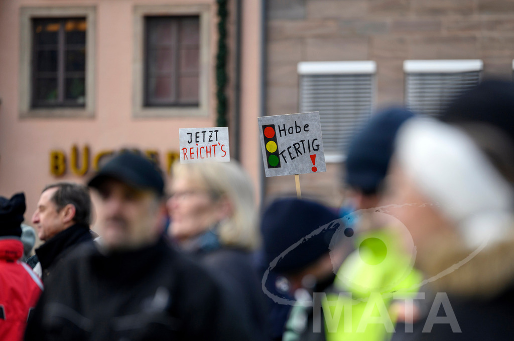 _DWA4614 | Bauerndemo gegen Agrarpolitik der Bundesregierung  auf dem Straße Obstmarkt und Hauptmarkt . Nürnberg, 08.01.2024 - Realisiert mit Pictrs.com