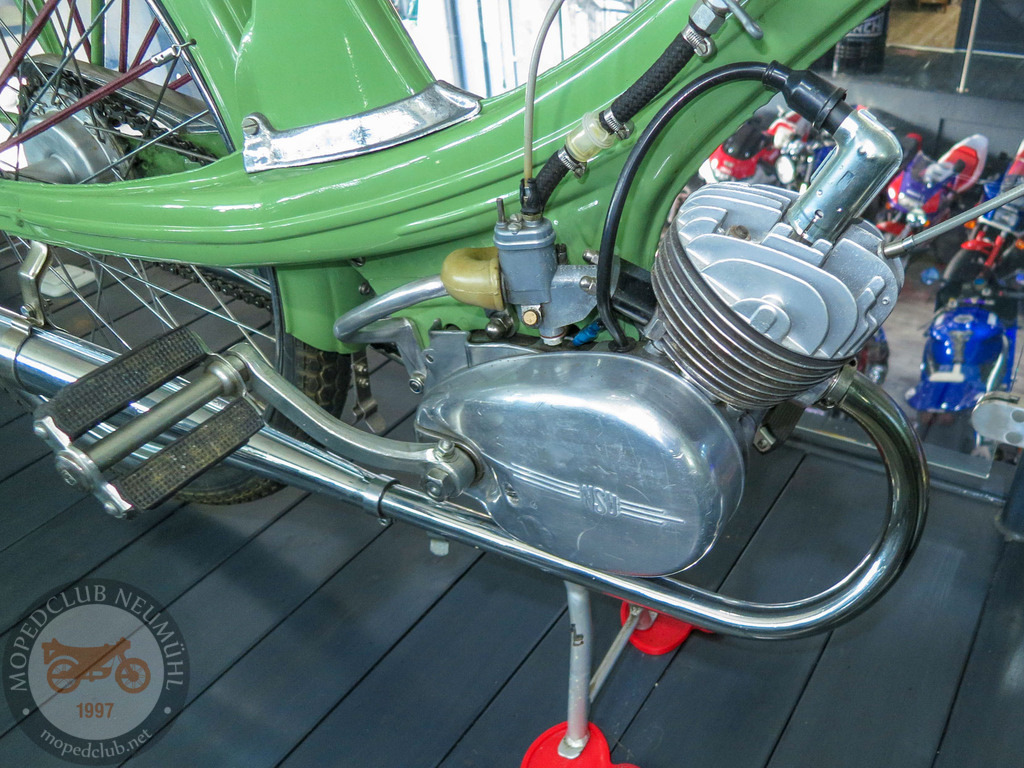 MopedmuseumNeumühl_151023_050 | Bildergalerie von Sport-Ereignissen aber auch von weiteren spannenden Dingen - nicht nur vom Niederrhein. In Anlehnung an den bekannten Spruch von Hanns Dieter Hüsch heißt das Motto: "Niederrhein ist überall".  - Realisiert mit Pictrs.com