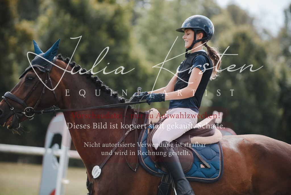 DSC_5524 | Pferde- und Turnierfotografie in Westsachsen. Pferdeportraits, Auftragszeichnungen und intuitive Kunst.