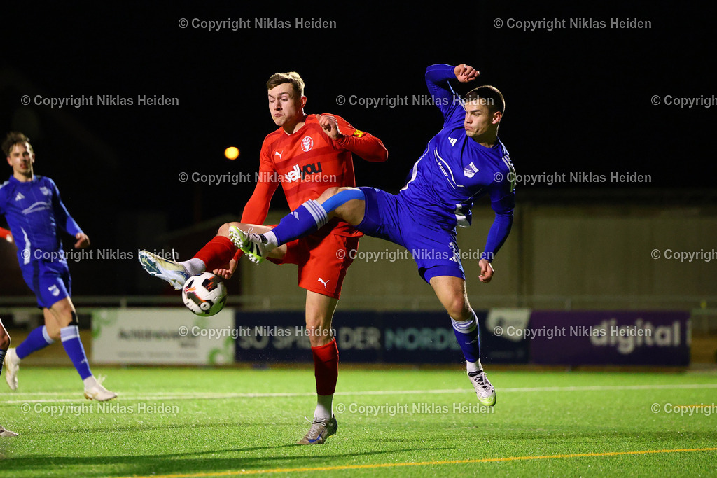 NH_FCKiliaKiel_TuSRotenhof_FlensOberliga_18032026 | #17 Marc Schwabe (FC Kilia Kiel), #16 Jan Pioch (TuS Rotenhof)Fußball I Herren I Flens Oberliga I Saison 2025-2026 I 18. Spieltag I FC Kilia Kiel - TuS Rotenhof I 18.03.2026 I Kilia Stadion