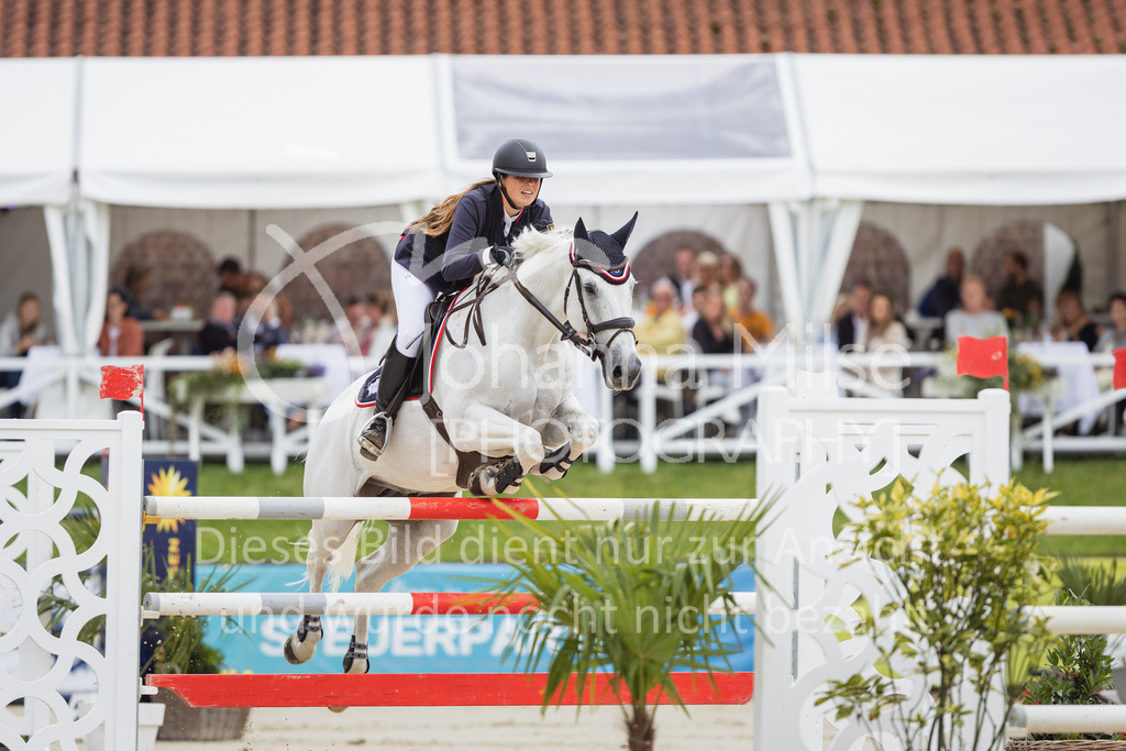 230730_BHO_GrosserPreis-516 | Deine schönsten Turniermomente als professionelle Fotos! Entdecke hochwertige Pferdesport-Fotografie im Online-Shop. Jetzt Fotos finden & bestellen!