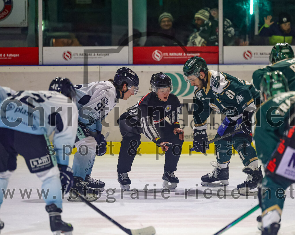 2026-01-06_051_TSV_Erding_gegen_EV_Lindau_Islanders | Erding, Deutschland, 06.01.2026:Eishockey, Oberliga Süd 2025 / 2026, 35. Spieltag, TSV Erding gegen EV Lindau Islanders, Endergebnis: 2:5Noah Kane (EV Lindau Islanders, #92), Maximilian Forster (Erding Gladiators, #81)Foto: Christian Riedel / fotografie-riedel.net