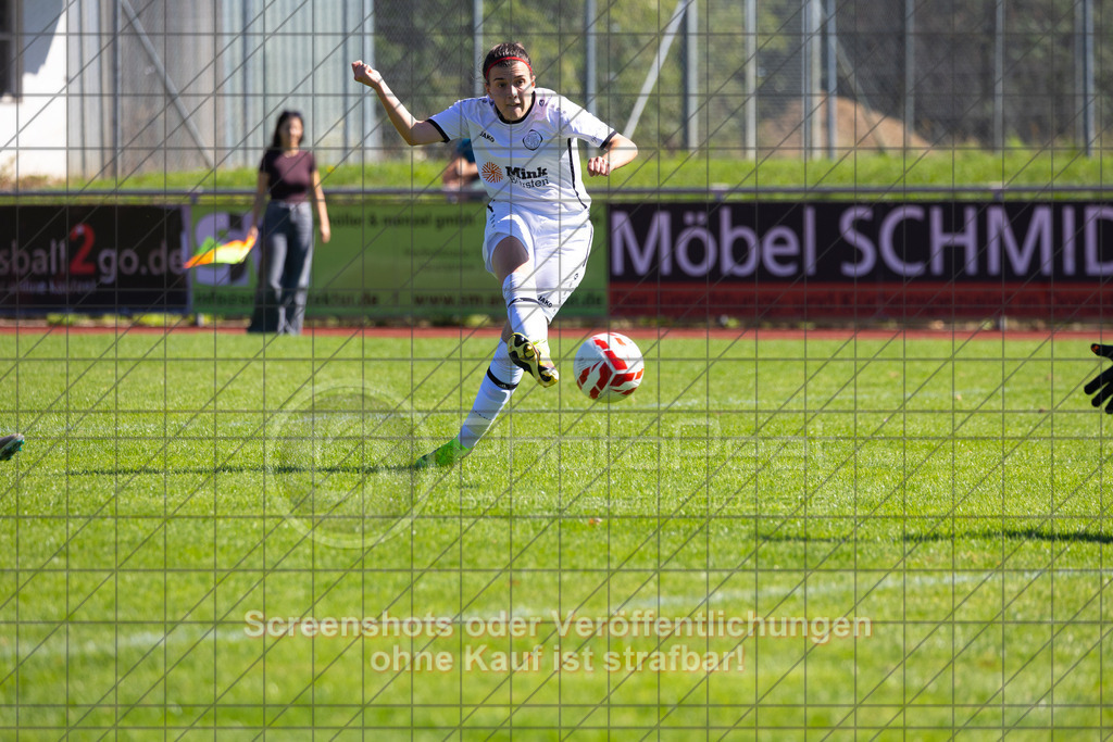 20260906_114450_0015_(c)_by_PhotoPeet | #,1.FC Donzdorf (weiß) vs. 1.FC Heidenheim 1846 (rot), Fußball, Frauen-Verbandspokal Gruppe 2, 2. Runde, Saison 2026/2027, Rasenplatz Lautertal Stadion, Süßener Straße 16, 73072 Donzdorf, 06.09.2026 - 11:00 Uhr,Foto: PhotoPeet / Sport- &amp; Eventfotografie / Peter Harich