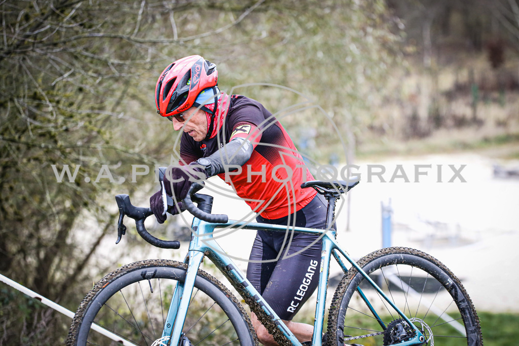 ..... | AUSTRIA, 24.11.24, 3.Radquerfeldein GP um das Sportzentrum Gunskirchen Image shows: Photo: Wapics / Andreas Willdoner