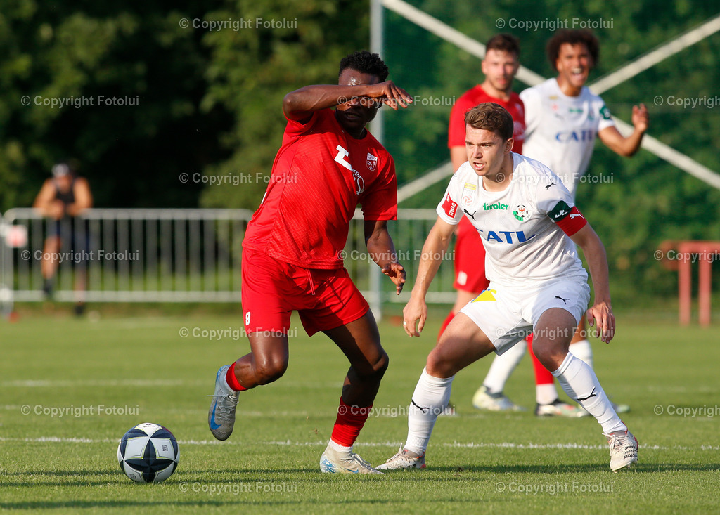 A_LUI_27082025_16 | SPORT,FUSSBALL,UNIQA OOEFB CUP 2.RUNDE,ASKOE OEDT-WSG TIROL 27.08.2025 IM BILD: ADAMSON SHARAFA (OEDT) UND VALENTINO MUELLER (WSG) FOTO:FOTOLUI