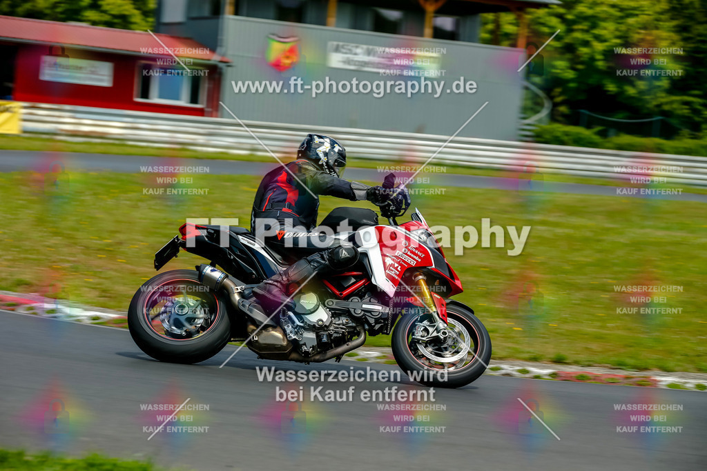 VBK-4905 | Hier findet Ihr Bilder von Touristenfahrten auf der Nürburgring Nordschleife oder von anderen Veranstaltungen die ich besucht habe. Viel Spass beim Durch Schauen 