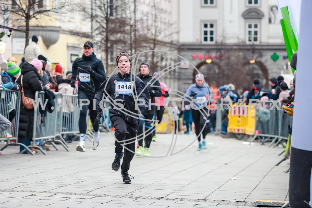 SILVESTERLAUF LINZ 25 | Linz, AUSTRIA, 31. Dezember 25, TRIRUN SILVESTERLAUF LINZ 25 , Image shows: 
Photo: WAPICS / BINDER Manuel