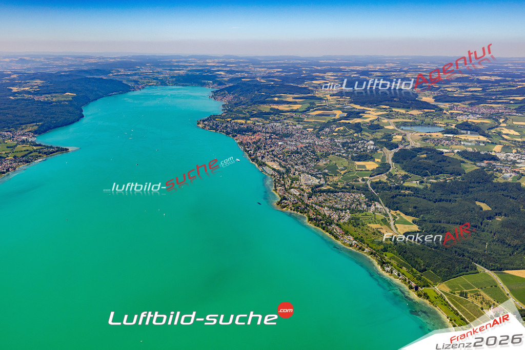 Aktuelles Luftbild von  Überlingen - Die Luftaufnahme wurde 2022 mittels UL-Flugzeug erstellt ( keine Drohne ) - hochauflösende Kamera-Systeme von  Canon -Beste Qualität - Für grossformatige Ausdrucke geeignet. Die Geschenkidee !