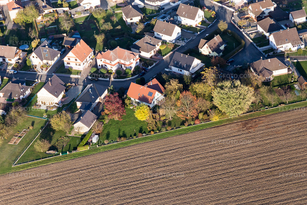 Aerial view: View of the town in Schleithal in the state Bas-Rhin, France.Photo: IMG_104390.jpg taken on 10/31/2017 by Werner Riehm/FLY-FOTO.comResolution of the original: 5472 x 3648 px