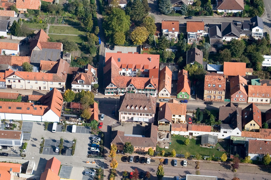 Luftbild: Bahnhofstraße Hotel zum Rössel in Kandel im Bundesland Rheinland-Pfalz in Deutschland. Foto: IMG_8294.jpg vom 06.10.2007 durch Werner Riehm/FLY-FOTO.de