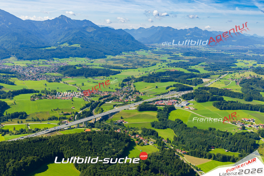 Luftaufnahme Bernhaupten Bergen - Die Luftaufnahme wurde 2025 vom UL-Flugzeug heraus erstellt ( keine Drohne ) - Hochauflösende Luftaufnahme - für professionelle Ausdrucke geeignet. Die Geschenkidee !Mit Lizenz und Bildrechte bestellbar