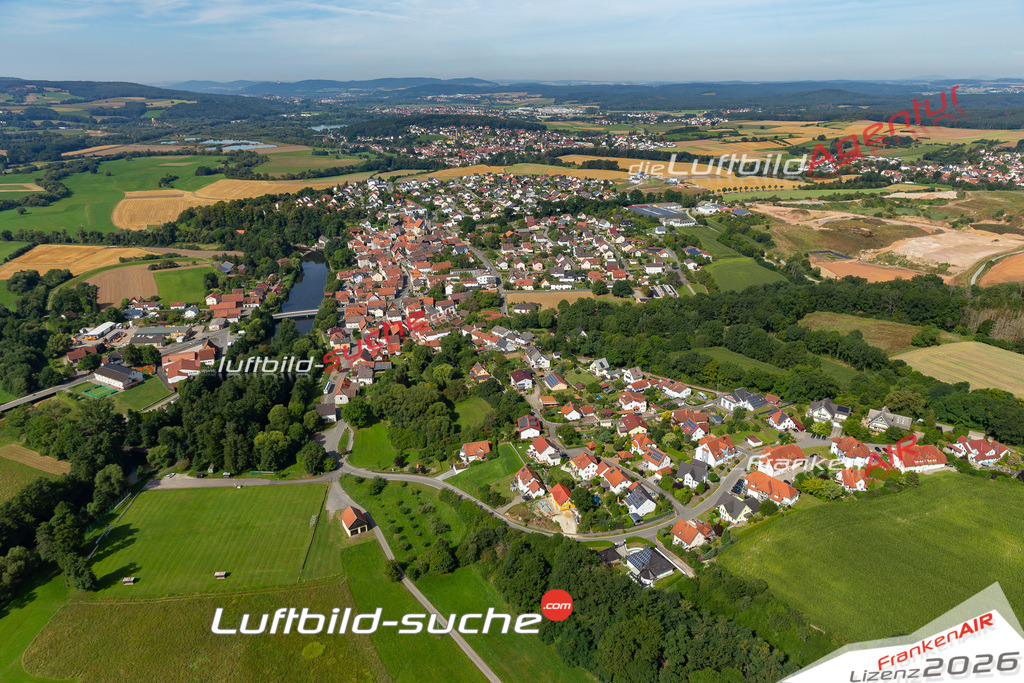 Das Luftbild der Stadt Marktzeuln wurde 2021 vom Flugzeug heraus erstellt (keine Drohne) Aufnahmehöhe ca.450 Meter- hohe Bildauflösung und Druck-Qualität garantiert!