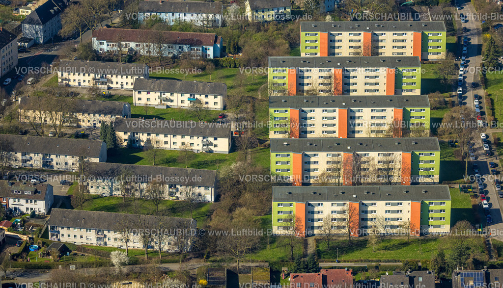 Gelsenkirchen240300854 | Luftbild, Mehrfamilien Reihenhäuser mit bunter Fassade, Wohnblöcke am Hagemannshof, Bismarck, Gelsenkirchen, Ruhrgebiet, Nordrhein-Westfalen, Deutschland