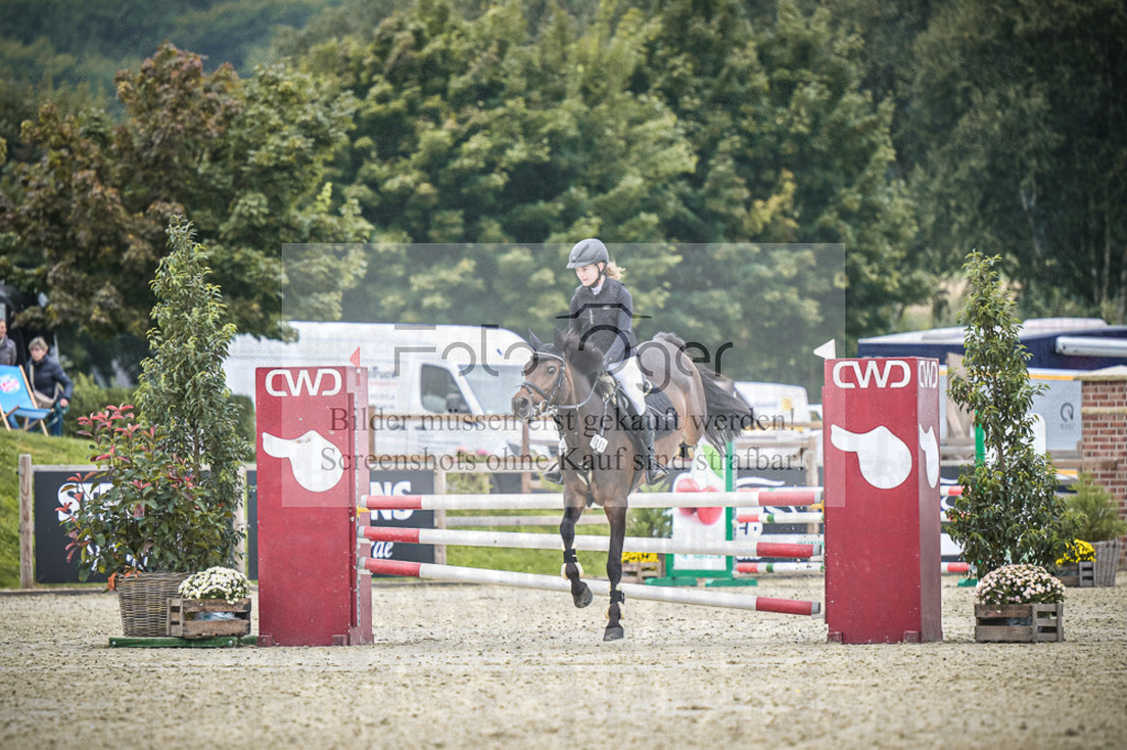 DOS_0081 | Entdecke hochwertige Reitturnierfotos von Foto Oger. Professionell, emotional und authentisch – jetzt Lieblingsmomente im Shop bestellen. - Realisiert mit Pictrs.com