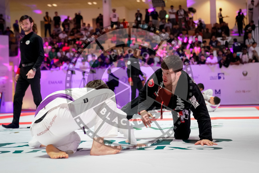20231109PBB5912 | Fighters compete during the AJP World Professional Championship in the Mubadala Arena in Abu Dhabi, Arab United Emirates, on November 9, 2023.