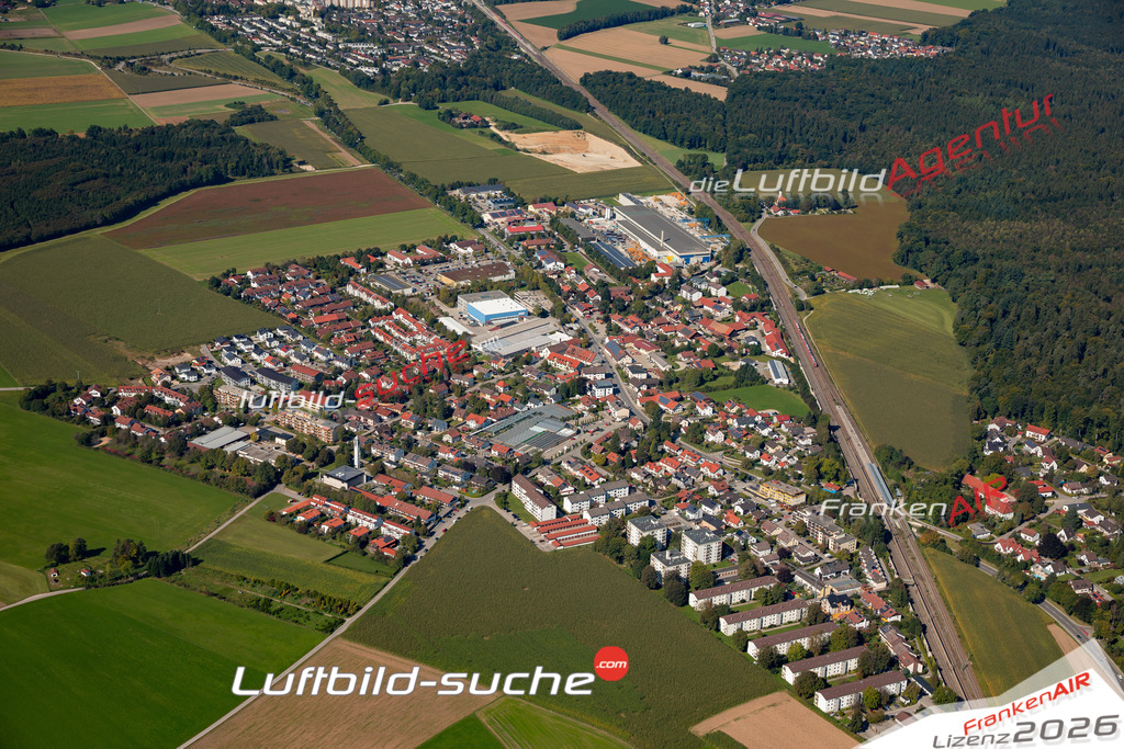 Die Luftaufnahme Egelharting - Kirchseeon wurde 2021 mittels Flugzeug (keine Drohne) erstellt. Hohe Auflösung -für große Poster und Wandbilder geeignet!