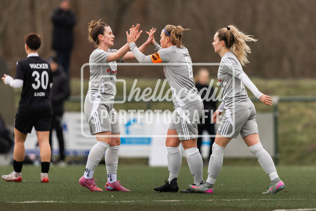 Fußball I Frauen I Saison 2025-2026 I Testspiel I DjK Wacker Mecklenbeck - BW Hollage I 08.02.2026-026 | Aglia Iliadhi (30, Wacker Mecklenbeck) Emily Grimm (12, BW Hollage) Svenja Torbecke (6, BW Hollage) Anna Krause (10, BW Hollage) - Realisiert mit Pictrs.com
