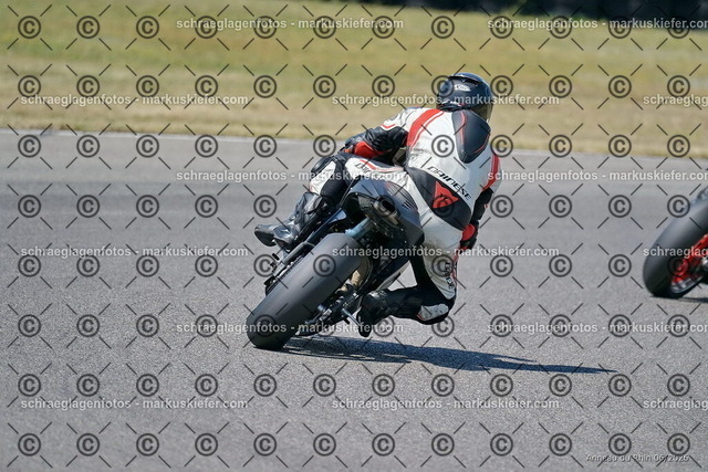 26bc03-2550 | markuskiefer.com - Realisiert mit Pictrs.com
