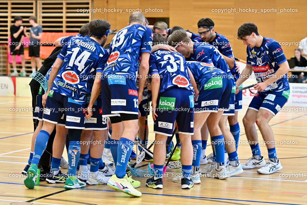 VSV Unihockey vs. KAC Floorball | Jubel VSV Unihockey Mannschaft, VSV Unihockey vs. KAC Floorball, VSV Unihockey vs. KAC Floorball am 12.04.2025 in Villach (Ballspielhalle St. Martin), Austria, (Photo by Bernd Stefan)