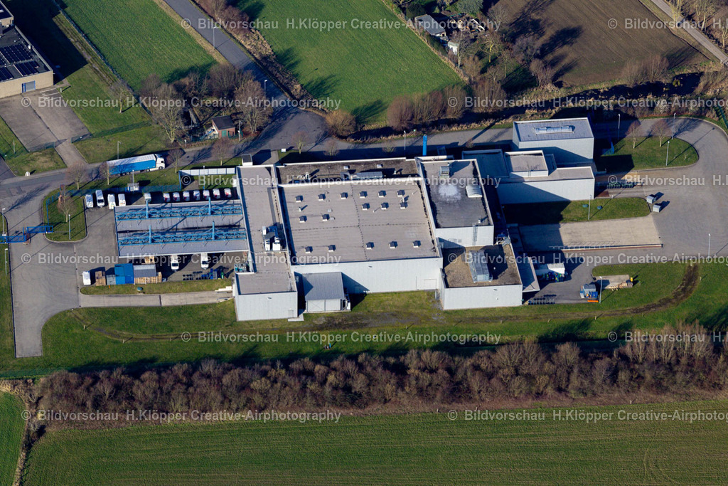Luftbild Kempen-8832 | Luftbildfotografie Gebäude und Produktionshallen auf dem Lebensmittelhersteller- Werksgelände " deli carte GmbH &amp; Co. KG " an der Straße Teilmansfeld in Kempen im Bundesland Nordrhein-Westfalen, Deutschland - Realisiert mit Pictrs.com
