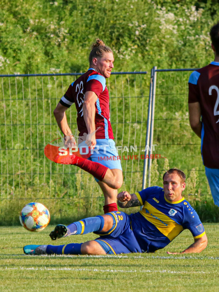 SK Maria Saal - DSG Ferlach 2-3, Unterliga Ost | Daniel Wernig (SK Maria Saal,K #23) Andreas Schritliser (DSG Ferlach #12) SK Maria Saal - DSG Ferlach 2-3 am 22.08.2023 in Maria Saal
(Sportplatz), Austria, (Photo by Ernst Krawagner sport-fan.at) - Realisiert mit Pictrs.com