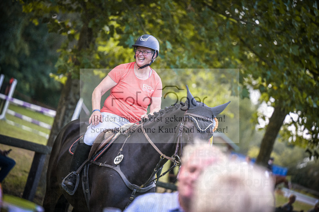 DOS_0122 | Entdecke hochwertige Reitturnierfotos von Foto Oger. Professionell, emotional und authentisch – jetzt Lieblingsmomente im Shop bestellen.Deutschlandweite Turnierfotografie. - Realisiert mit Pictrs.com