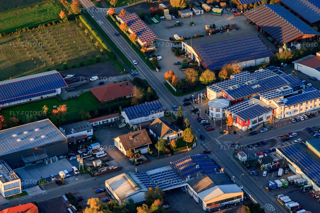 Luftbild: Industriegebiet Am Gäxwald mit REHA med Gesundheitspark GmbH und Medizinisches Versorgungszentrum Südpfalz in Herxheim bei Landau im Bundesland Rheinland-Pfalz in Deutschland. Foto: IMG_60730.jpg vom 24.10.2013 durch Werner Riehm/FLY-FOTO.deWWW.REHA-HERXHEIM.DE
