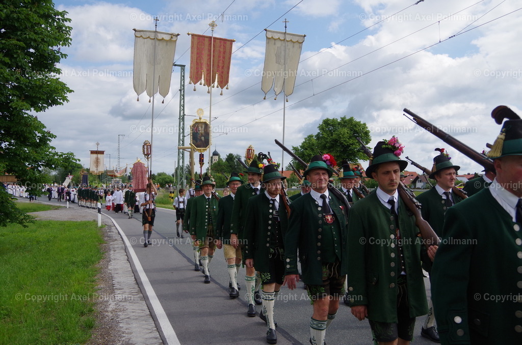 IMGP6706 | fotografiert von Axel PollmannLeonhardi Wallfahrt Benediktbeuern und Murnau, Fronleichnam, Fasching, Landschaft im Loisachtal und Benediktbeuern  - Realisiert mit Pictrs.com