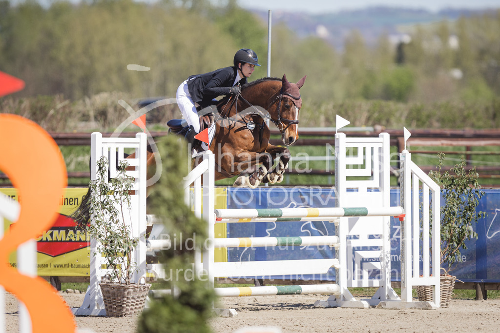 220416_3_A-Springen2-435 | Frühlingsfest der Pferde
Herford
16.April 2022
03/2 Sprigprüfung mit steigenden Anforderungen Kl. A** geschlossen 44-481 RLP