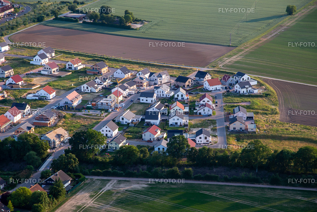 Neubaugebiet | Luftbild: Neubaugebiet in Kandel im Bundesland Rheinland-Pfalz in Deutschland. Foto: IMG_136277.jpg vom 07.06.2023 durch ©2025 Werner Riehm fly-foto.de/copyright - Realisiert mit Pictrs.com