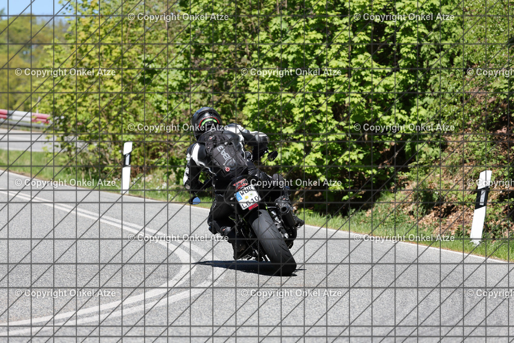 IMG_9548 | Fotograf am Kyffhäuser. Onkel Atze. Kyffhäuser Rennstrecke. Café36. Motorsportfotografie. - Realisiert mit Pictrs.com