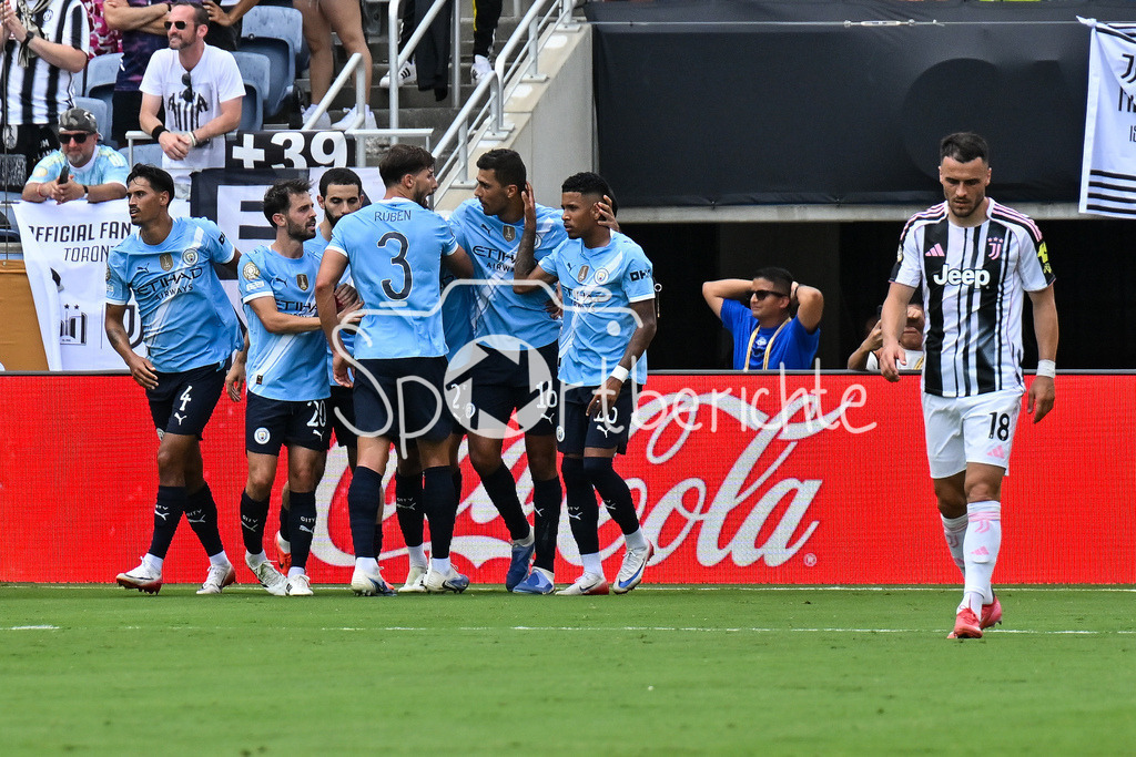 Juventus Turin - Manchester City | Jubel der Englaender nach dem Treffer zum 2-1  Tor / Torschuetze / Freude / Happy / FIFA Club World Cup: Juventus Turin - Manchester City, Camping World Stadium am 26.06.2025 / NOT FOR SALE IN USA