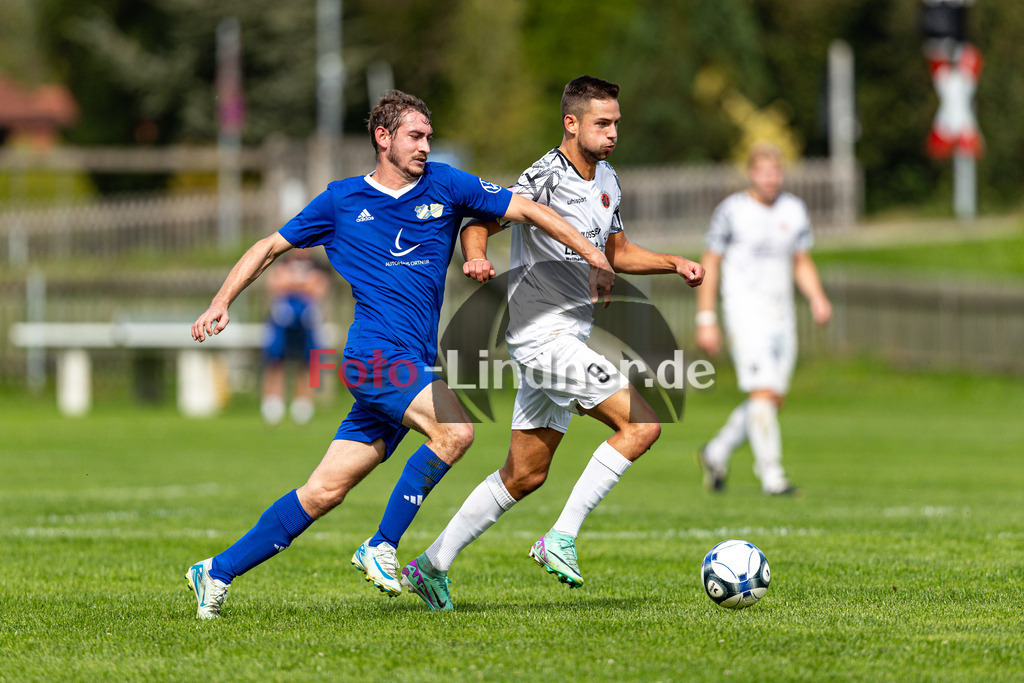SV Unterhausen gegen SG SV Eberfing/SV Söchering | Fußball A-Klasse Herren Oberbayern Zugspitze Gruppe 5 8. Spieltag, SV Unterhausen gegen SG SV Eberfing/SV Söchering, 20240922,Duell zwischen Josef LUIDL (SG SV Eberfing/SV Söchering 6) und Julian BITTNER (SV Unterhausen 9),2024-09-22 in Unterhausen (Sportplatz Unterhausen), Josef LUIDL (SG SV Eberfing/SV Söchering 6), Julian BITTNER (SV Unterhausen 9)Copyright: WolfgangxLindner www.foto-lindner.de / shop.foto-lindner.de