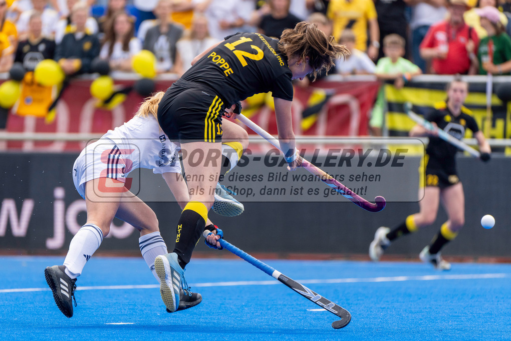 Final4_20250601-1200-HK108359 | Krefeld, Deutschland, 01.06.2025:  Feldhockey Final4 2025 – „Deutsche Feldhockey-Meisterschaften 2025“ Harvestehuder HTC - Düsseldorfer HC (Finale Damen) im Gerd-Wellen-Hockeyanlage am 01.06.2025 in Krefeld, Deutschland. (Foto von Kramhöller/Fehrmann/Kaste)Krefeld, Germany, 01.06.2025: Feldhockey Final4 2025 – „Deutsche Feldhockey-Meisterschaften 2025“ Harvestehuder HTC - Düsseldorfer HC (Finale Damen) in Gerd-Wellen-Hockeyanlage at 01.06.2025 in Krefeld, Deutschland. (Foto from Kramhöller/Fehrmann/Kaste)