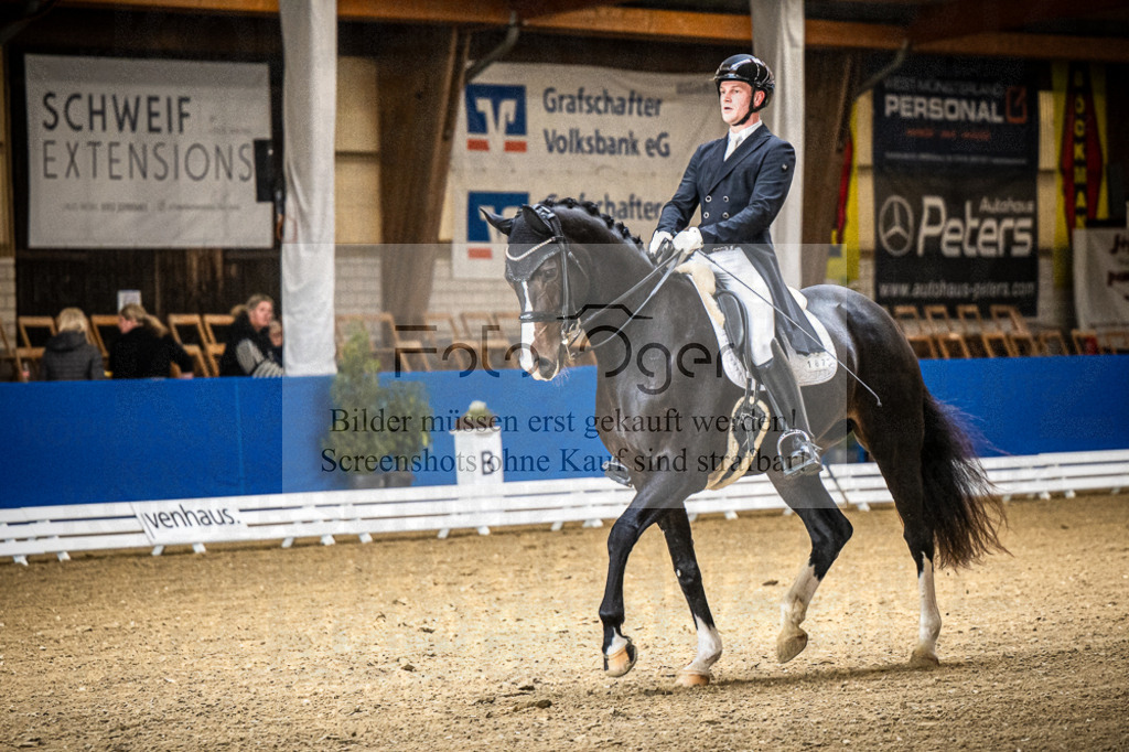DOS_2609 | Entdecke hochwertige Reitturnierfotos von Foto Oger. Professionell, emotional und authentisch – jetzt Lieblingsmomente im Shop bestellen.Deutschlandweite Turnierfotografie. - Realisiert mit Pictrs.com