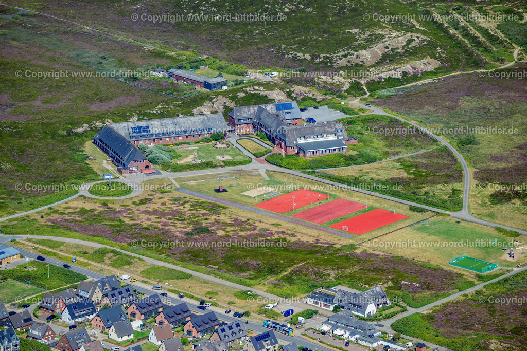 Sylt_Hörnum_Fünf_Städte_Heim_ELS_5975130825 | HöRNUM (SYLT) 13.06.2025 Schulgelände und Gebäudekomplex des " Fünf-Städte-Heim-Schullandheim " in Hörnum (Sylt) auf der Insel Sylt im Bundesland Schleswig-Holstein, Deutschland. Weiterführende Informationen bei: Fünf-Städte-Verein Pinneberg e.V.. // School grounds and buildings of the " Fuenf-Staedte-Heim-Schullandheim " in Hoernum (Sylt) at the island Sylt in the state Schleswig-Holstein, Germany. Further information at: Fuenf-Staedte-Verein Pinneberg e.V.. Foto: Martin Elsen