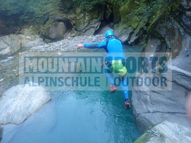 P2010050 | Bestelle die Bilder deines Berg- oder Wasser-Abenteuers mit Mountain Sports bequem von zu Hause aus direkt über unseren Online Fotoshop von pictrs.com. - Realisiert mit Pictrs.com