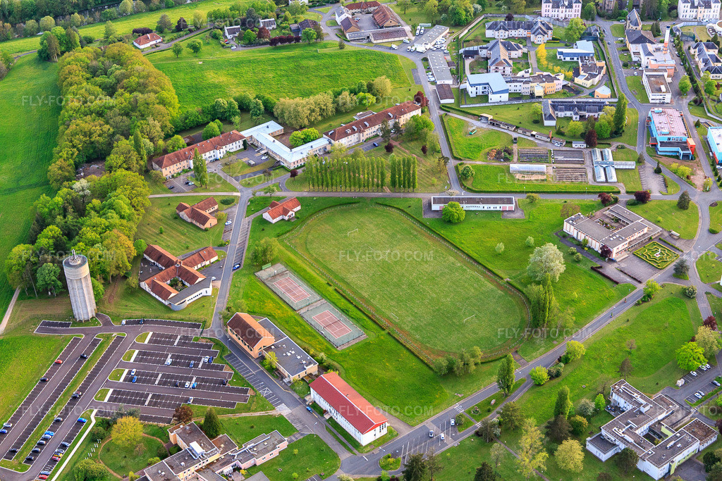 Aerial view: Sports field on the hospital grounds Ctre Hospitalier Spécialisé in the district Blauberg in Saargemünd in the state Moselle, France. – Photo: IMG_140486.jpg taken on 04/30/2024 by Werner Riehm/FLY-FOTO.com – Resolution of the original: 5472 x 3648 px