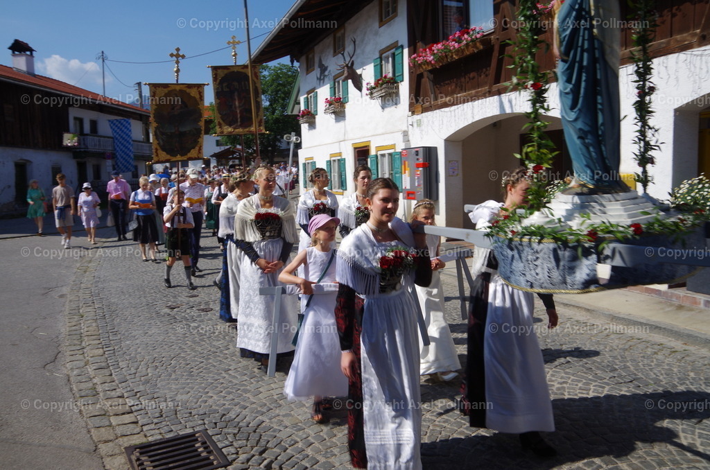 IMGP3544 | fotografiert von Axel PollmannLeonhardi Wallfahrt Benediktbeuern und Murnau, Fronleichnam, Fasching, Landschaft im Loisachtal und Benediktbeuern  - Realisiert mit Pictrs.com
