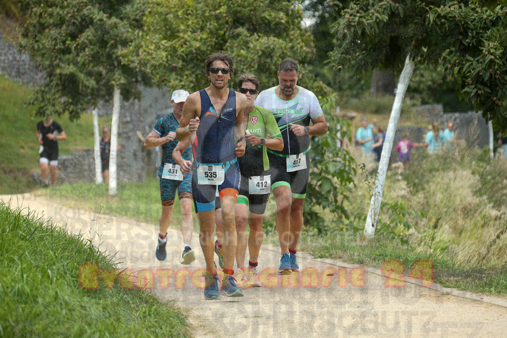 250824_1341_EX1_3223 | Sportfotografie im Rhein-Sieg Kreis, Köln, Bonn, NRW, Rheinland Pfalz, Hessen, etc. Unser Tätigkeitsfeld umfasst den Laufsport vom Volkslauf über den Marathon, Duathlon, Triathon bis zum Ultralauf wie Kölnpfad Ultra oder Schindertrail.
