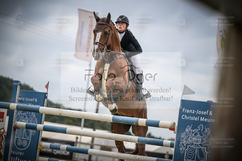 DOS_2356 | Entdecke hochwertige Reitturnierfotos von Foto Oger. Professionell, emotional und authentisch – jetzt Lieblingsmomente im Shop bestellen. - Realisiert mit Pictrs.com