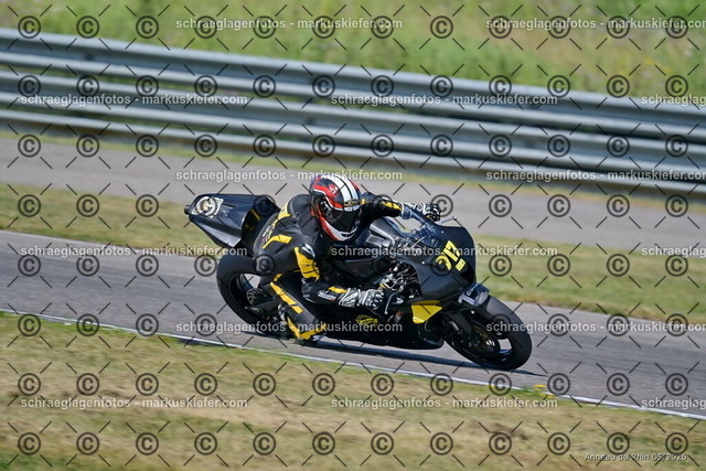 26BT02-0661 | markuskiefer.com - Realisiert mit Pictrs.com