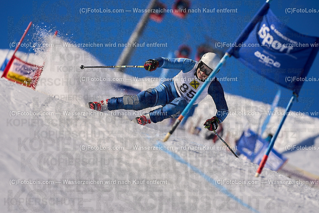 ALP3041_MASTERS-Cup_GS-B Herrn_Fusulan Catalin Mihai | (C)FotoLois.com, Alois Spandl. FIS Masters-Cup Wildschönau, Giant Slalom auf der Piste Schatzberg GS, Siegerehrung auf dem Dorfplatz Niederau, Sa 13. Januar 2024.