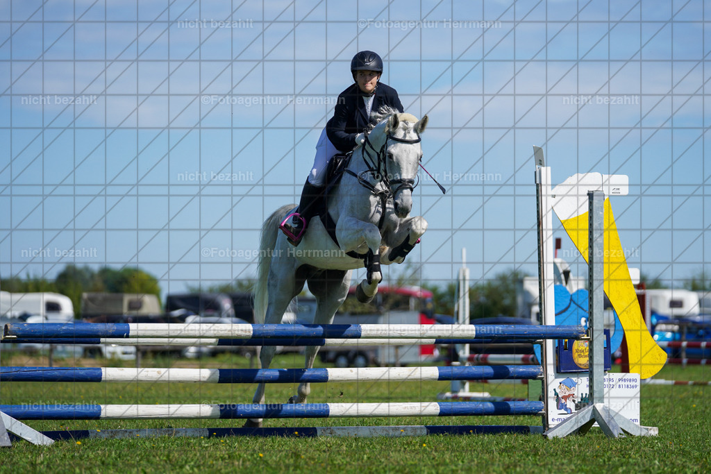 20230917-FAH09414 | Landsberg am Lech, 2023, Kaufbeuren, Kempten, Allgäu, Turnierfotografen Bayern, Fotoagentur Herrmann, Turnierbilder, Reitsport Fotos, Pferdefotograf, Augsburg, Bad Tölz, Dachau, Karlsfeld, Memmingen, Buchloe, Schwabmünchen